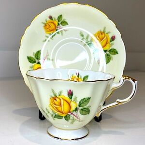 EUC Vtg Paragon Bone China Teacup and Saucer in Pale Yellow with Yellow Roses